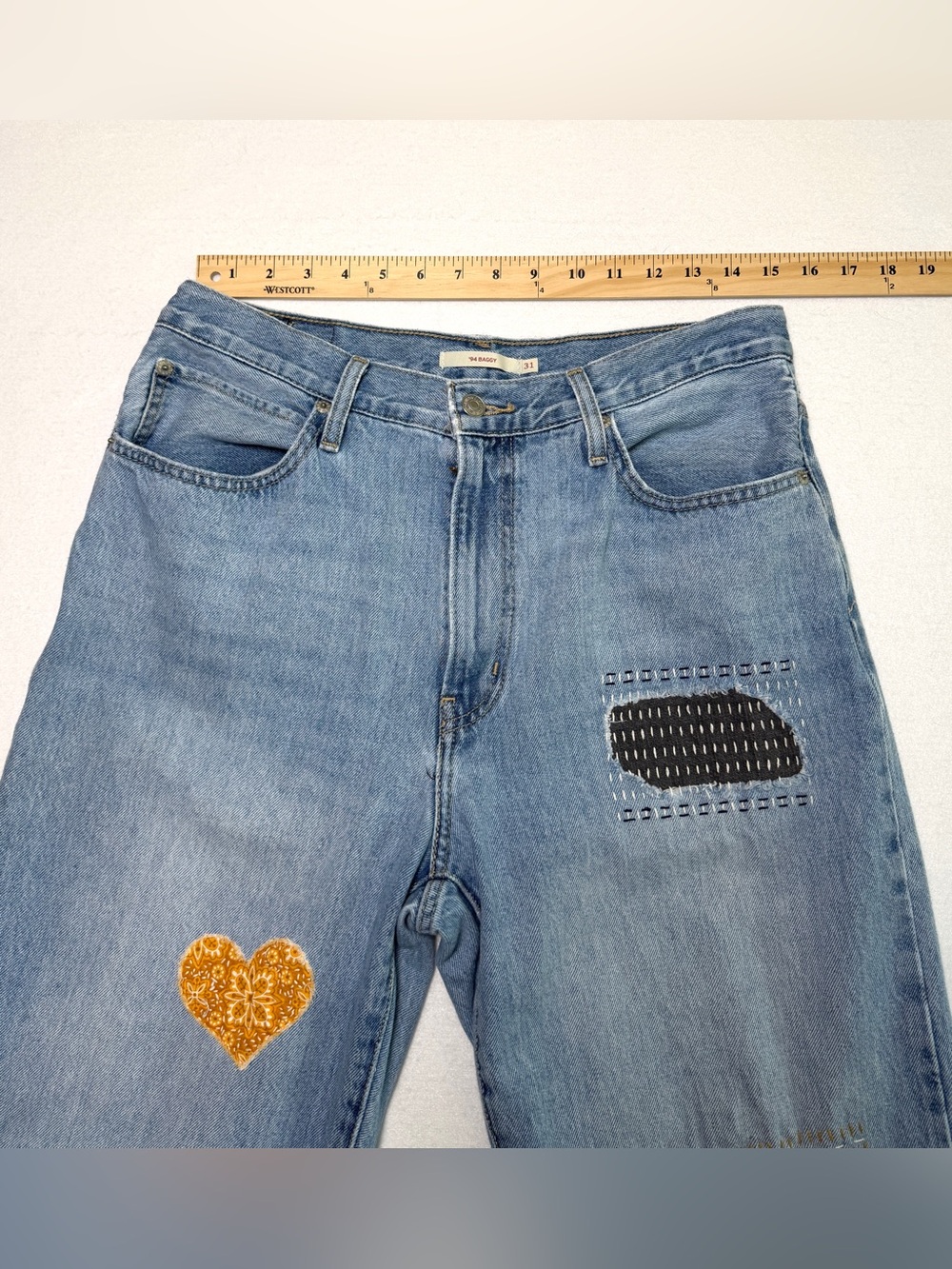 Levi's Women's '94 Baggy Jeans Visible Mended Sashiko Denim Light Wash 31x29 - Picture 8 of 15